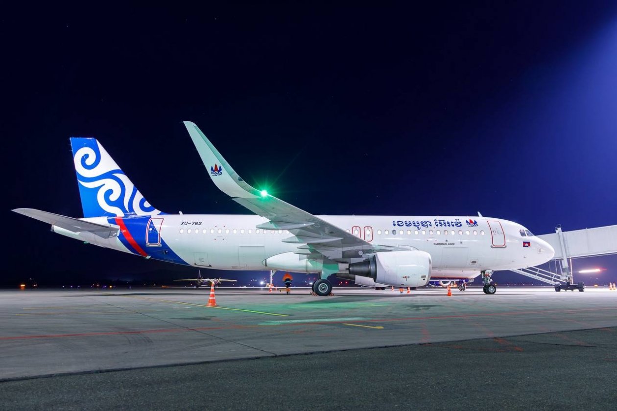 Самолёт Cambodia Airways в аэропорту Владивостока пресс-службы Международного аэропорта Владивосток. Автор Андрей Ефимкин