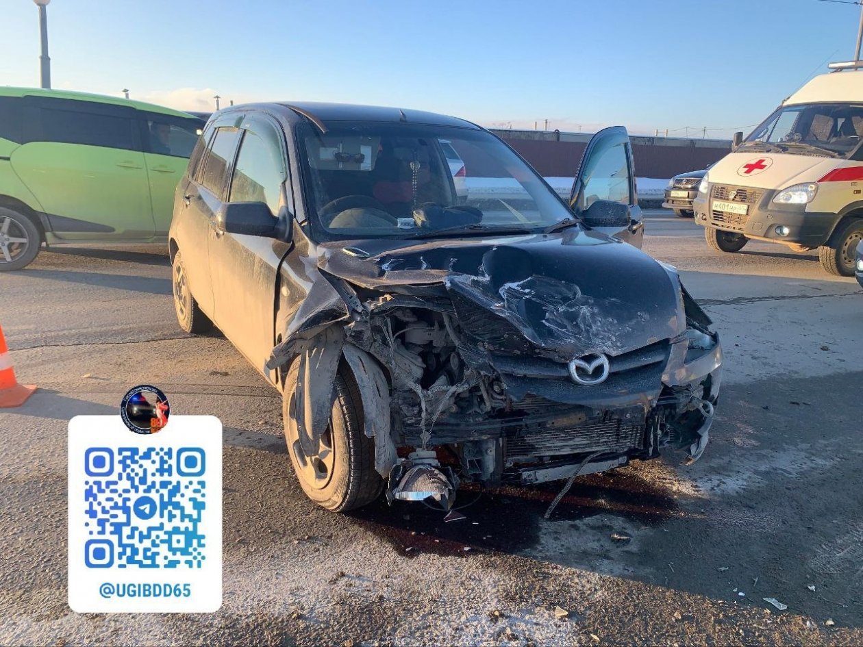 Два автомобилиста не поделили дорогу в Южно-Сахалинске пресс-служба Госавтоинспекции Сахалинской области