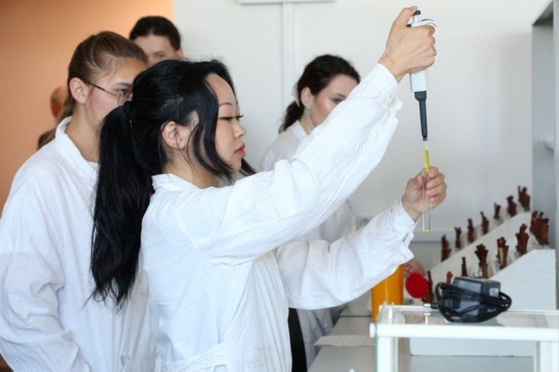 Тематическое фото пресс-служба СахГУ