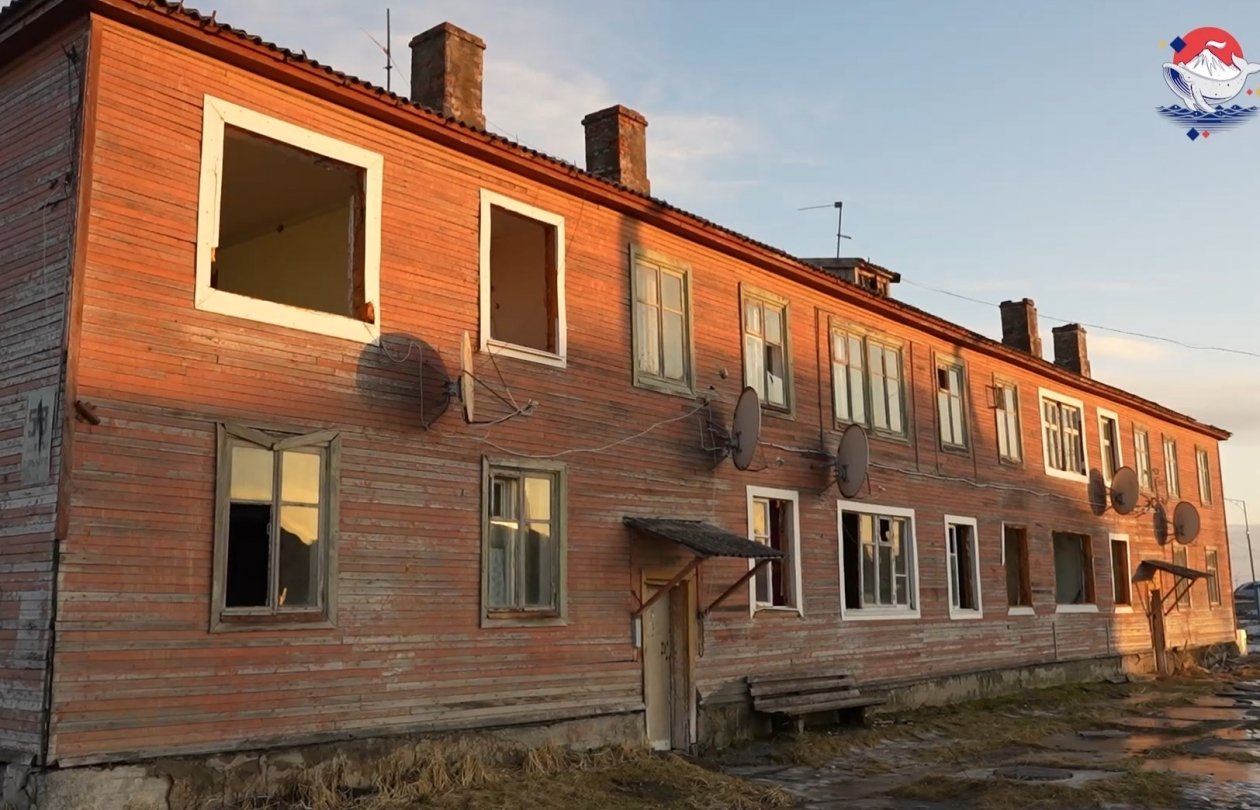 Пострадавшие от вандалов дома Администрация Усть-Камчатского округа