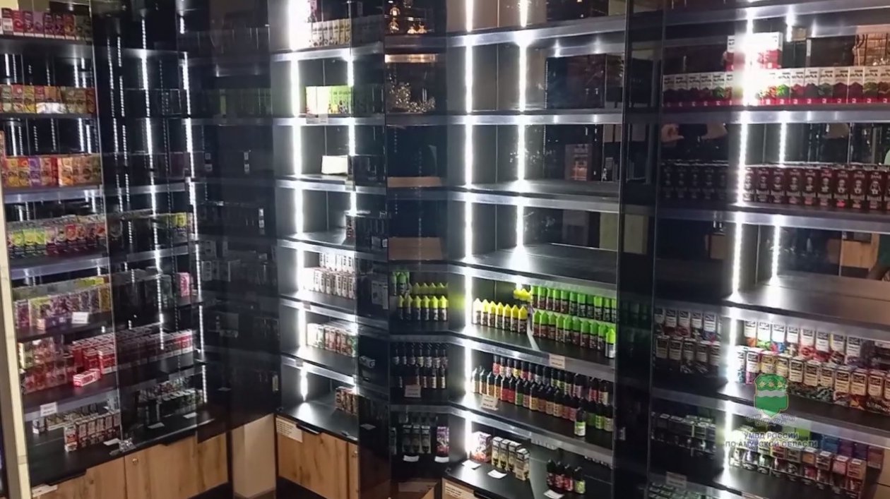 Более 4 тысяч единиц контрафакта изъяли в Благовещенске, Белогорске и Свободном скриншот видео - УМВД России по Амурской области