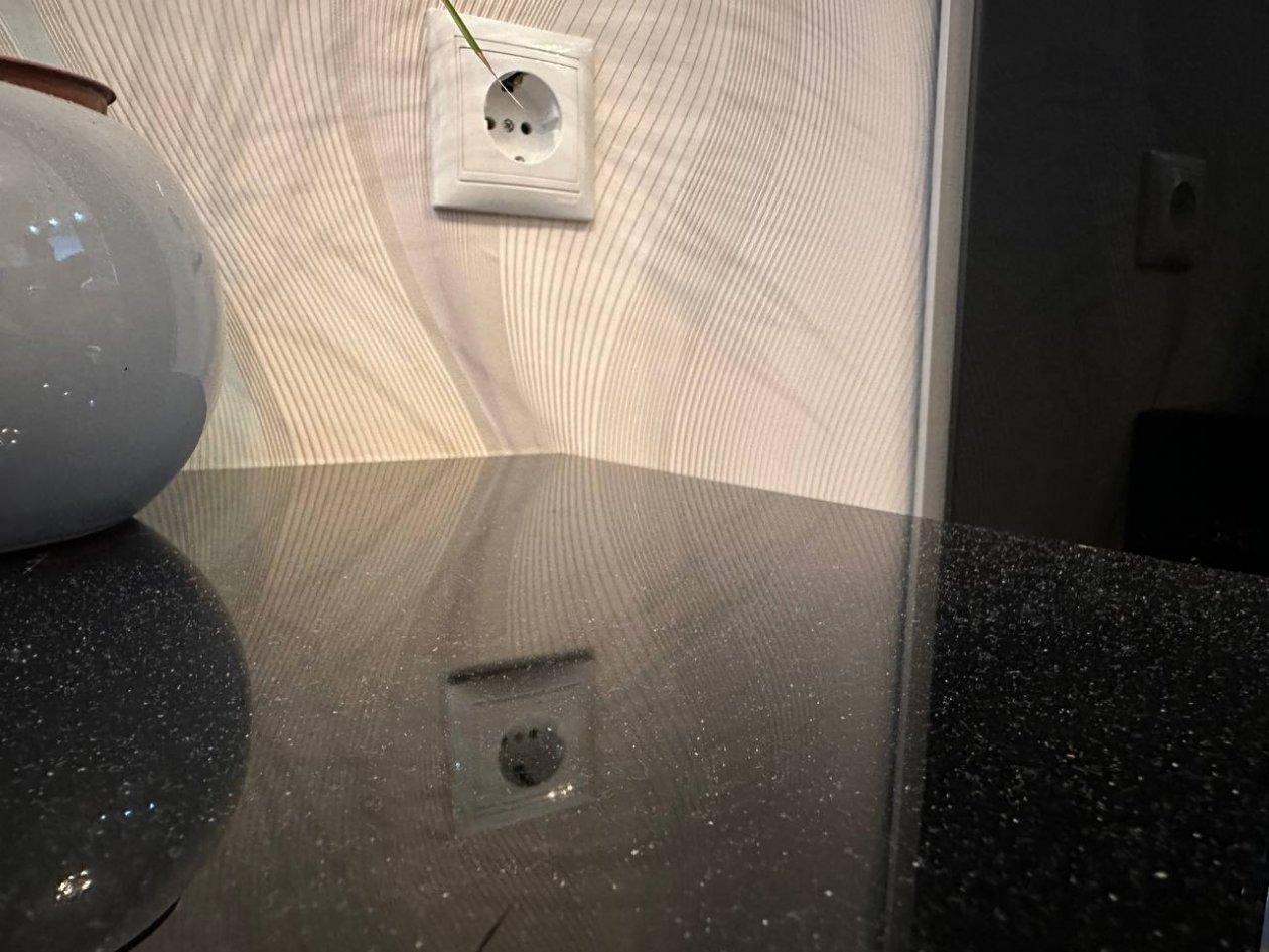 4 капли на тряпку и протираю всю мебель - пыль в страхе бежит из дома: свежо, как в Альпах ИА Stavropol.Media