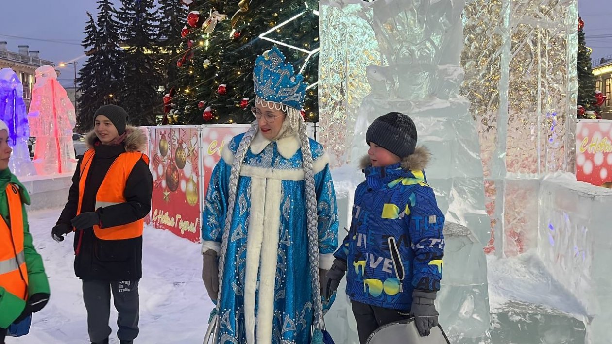 Акция &quotЗасветись, Ангарск&quot прошла на площади Ленина города Пресс-служба УМВД России по АГО