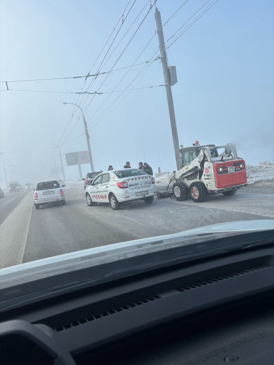 Два ДТП произошло на плотине ГЭС в Иркутске IrkutskMedia
