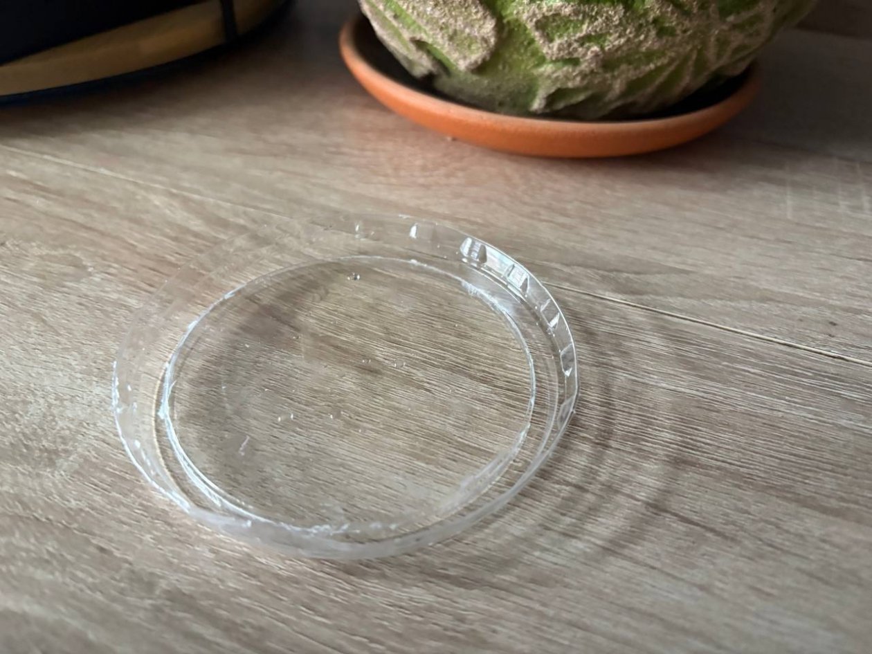 Крышки от сметаны не выбрасывайте! Кладем возле плиты, и на кухне всегда чисто ИА Stavropol.Media