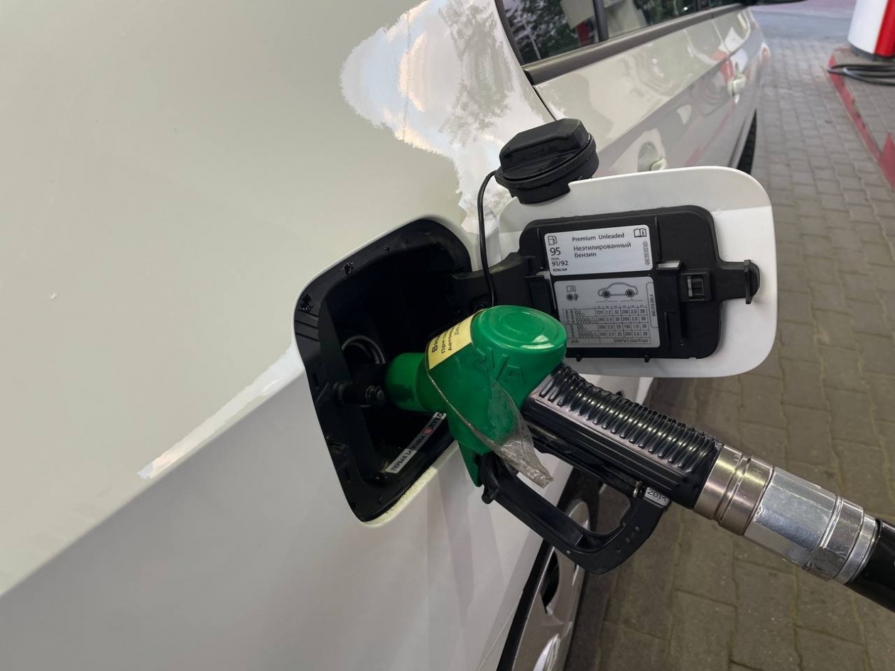 Предновогоднее чудо: топливо подешевело на 5 рублей на некоторых АЗС Иркутска ИА SevastopolMedia