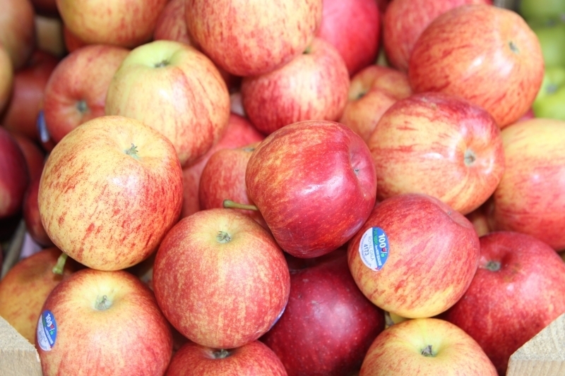 Больше не сажаю обычную Антоновку: сад заполнили экзотические яблоки - черные и в форме звезд ИА UssurMedia