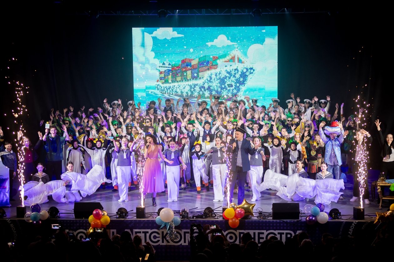 FESCO подарила новогоднее шоу 800 детям Приморья Пресс-служба FESCO