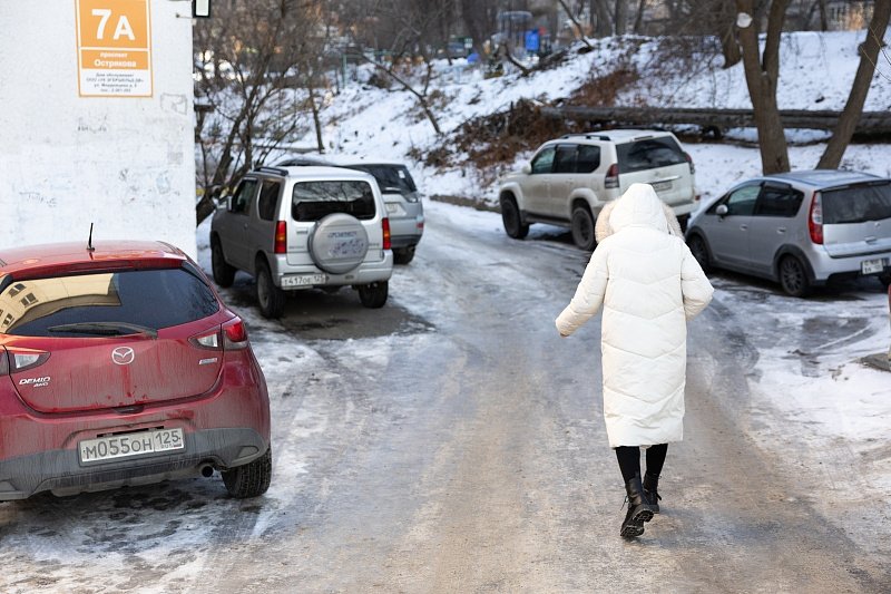УК Владивостока штрафуют за неубранный снег и лед пресс-служба администрации Владивостока