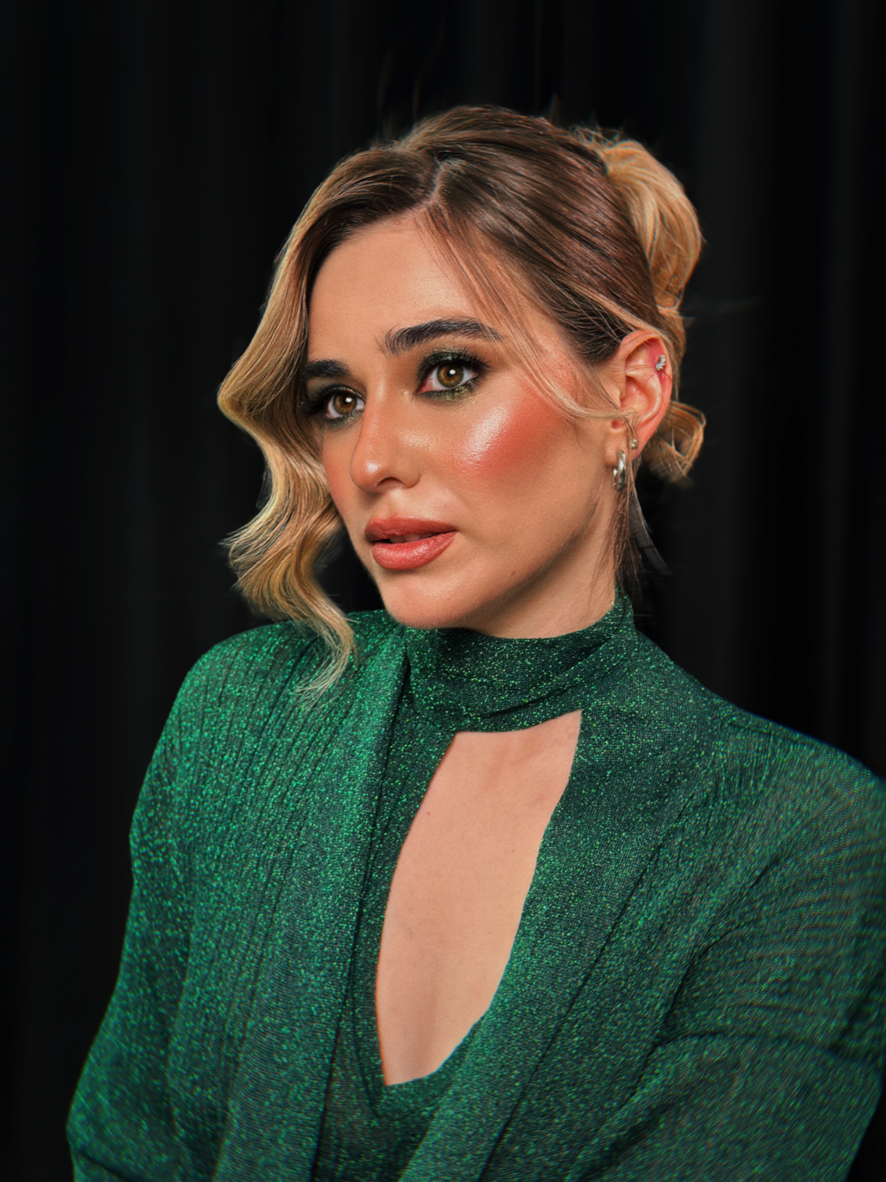 Красивый образ для встречи Нового 2026 года Софья Яценко