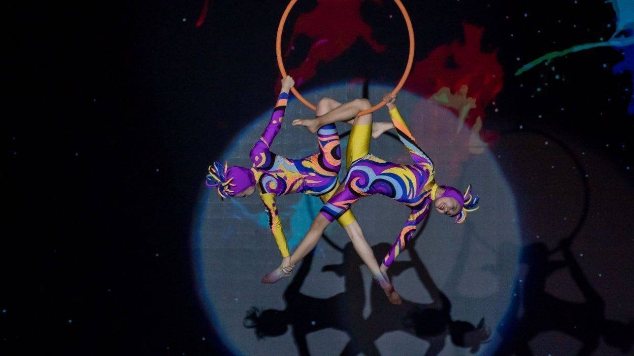 Юные циркачи из Бурятии покорили международную арену спектаклем о книгах минкультуры РБ