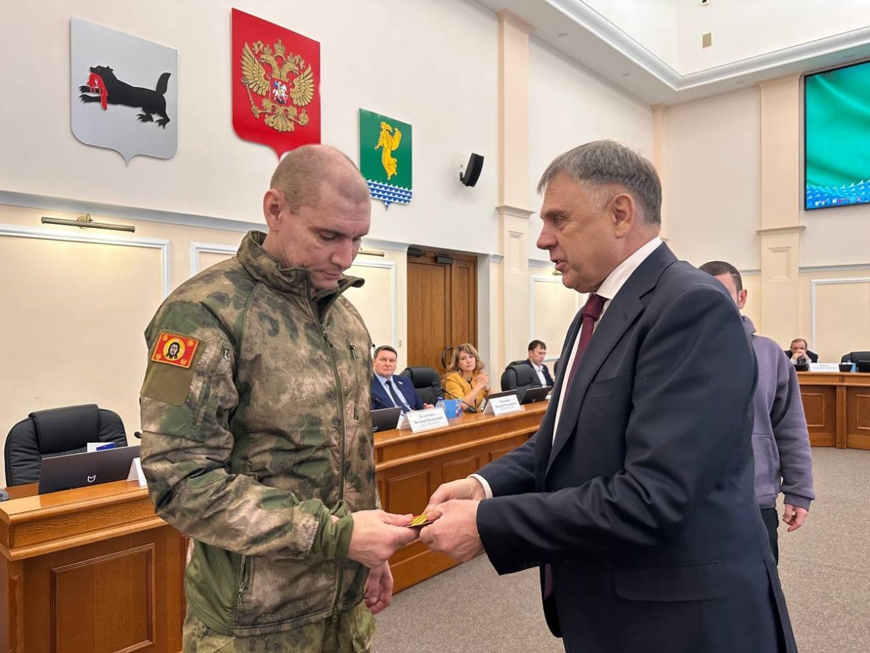 Трем бойцам СВО вручили государственные награды в Ангарске Тг-канал (18+) мэра АГО Сергея Петрова