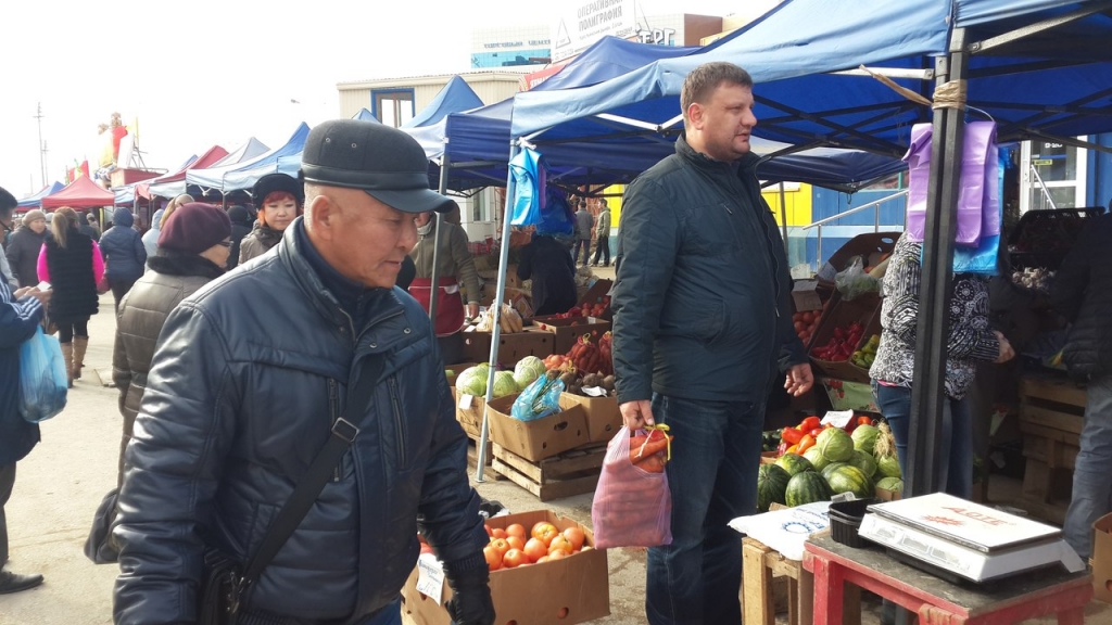 Более 400 предприятий участвовали в продовольственной ярмарке в Якутске, Фото с места события собственное