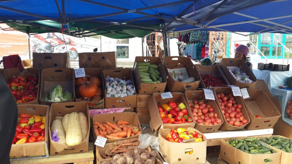 Более 400 предприятий участвовали в продовольственной ярмарке в Якутске, Фото с места события собственное