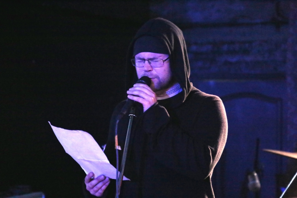 Поэзия "высших сфер" от необычной группы "ОдноНо" покорила сердца хабаровчан, Фото с места события собственное