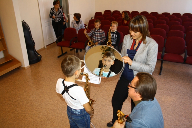 По требованию профессора принесли зеркало, Фото с места события собственное