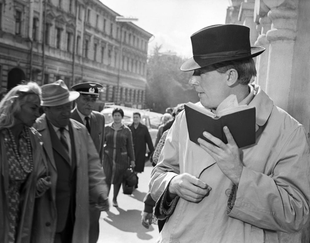 Скриншот Кадр из фильма &quotБерегись автомобиля&quot (12+)