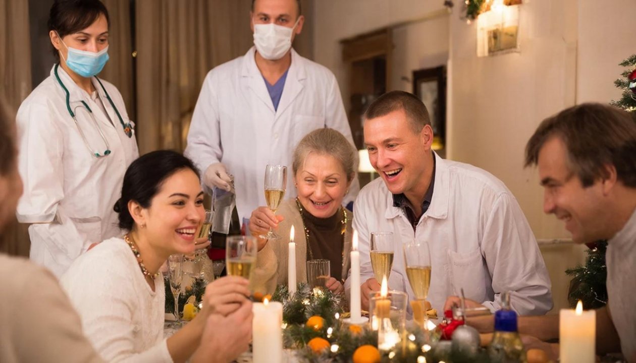 Новогодние шампанское и салаты убивают печень. Как избежать беды сгенерировано нейросетью