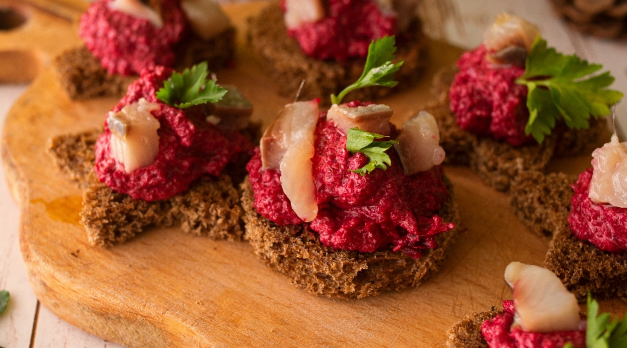 10 минут - и пустые тарелки : 5 простых и бюджетных закусок на Новый год unsplash.com