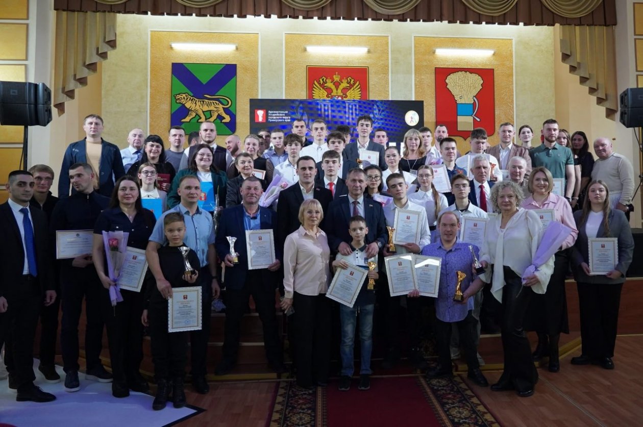 Торжественное награждение спортсменов, их тренеров и руководителей местных спортивных федераций Tg-канала (18+) Администрации УГО