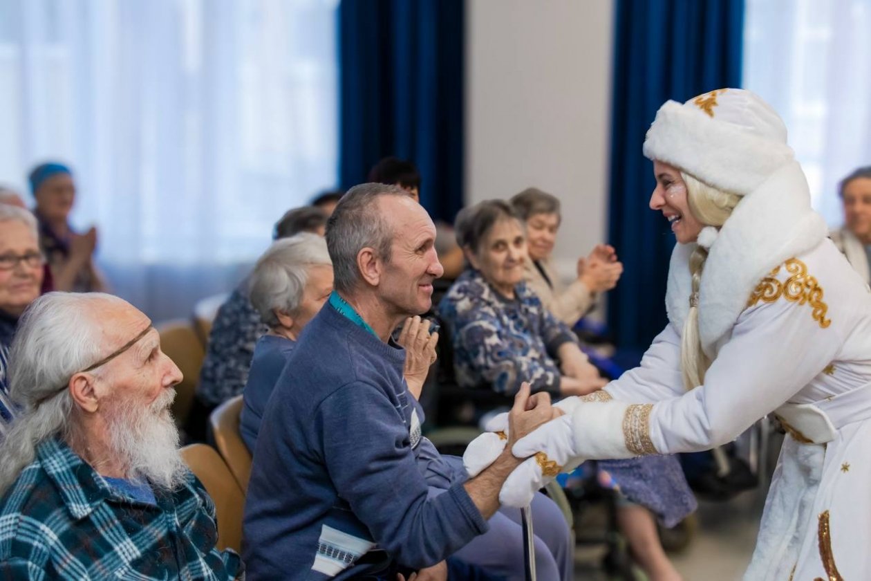 В России запустили запустили предновогодний социальный проект для пожилых людей Пресс-служба Авито