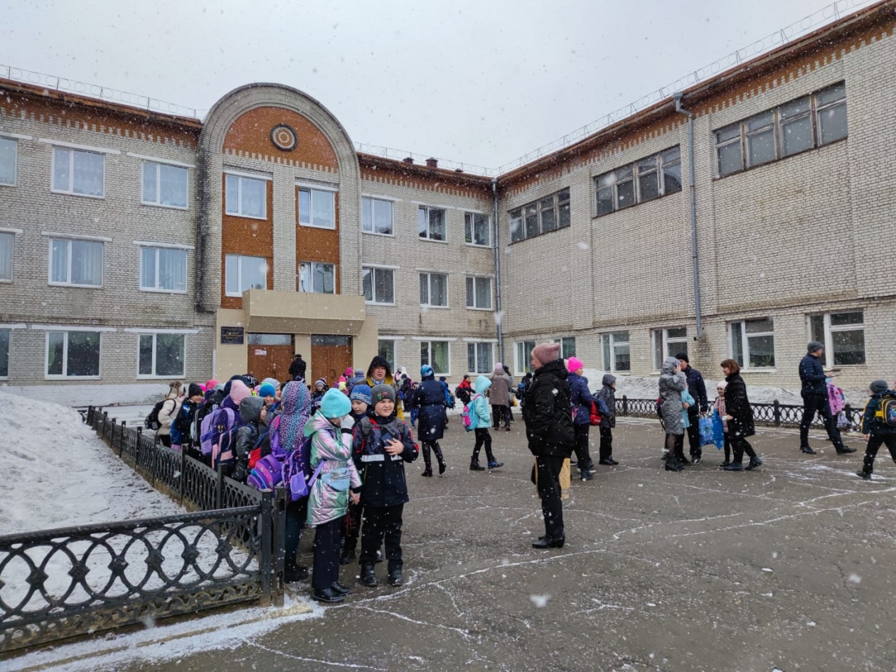 Эвакуация, дети, школа Марина  Померанцева , ИА EAOMedia