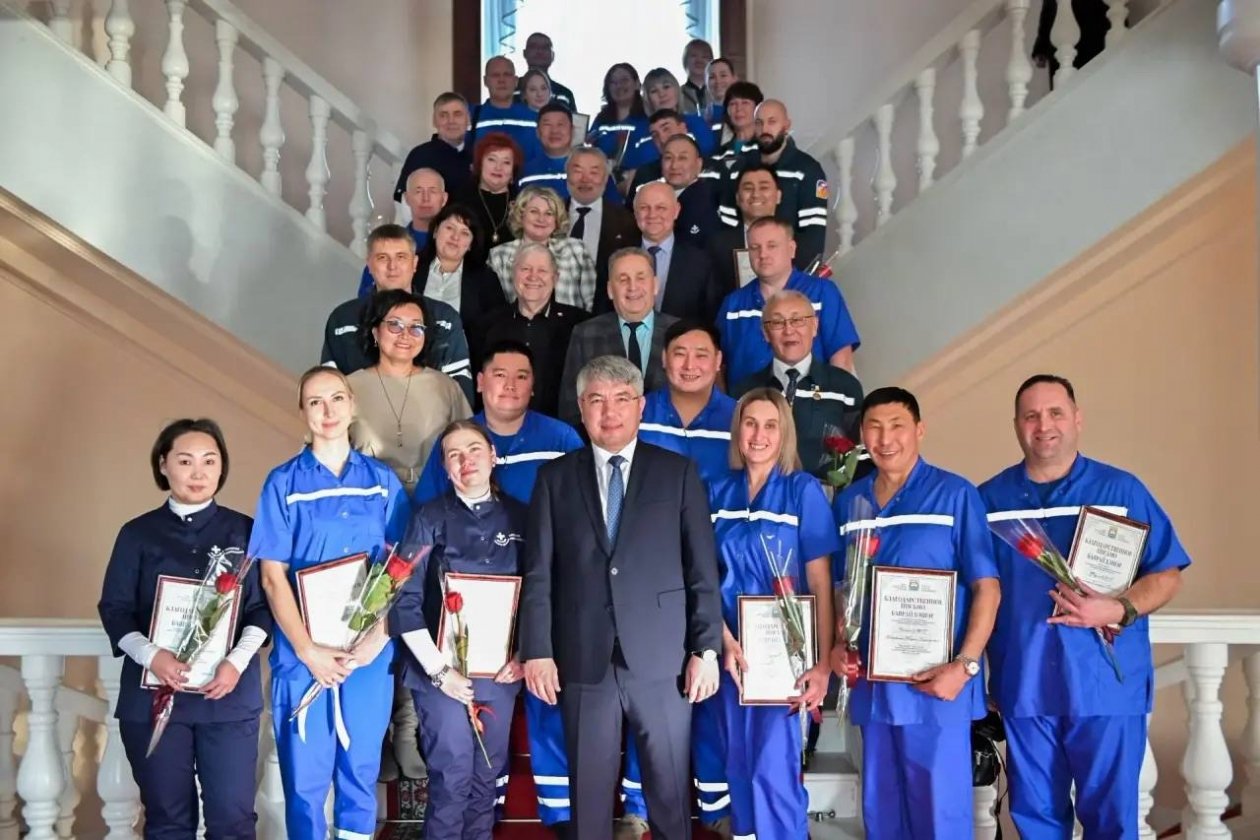 В Бурятии наградили работников скорой помощи Минздрав Бурятии