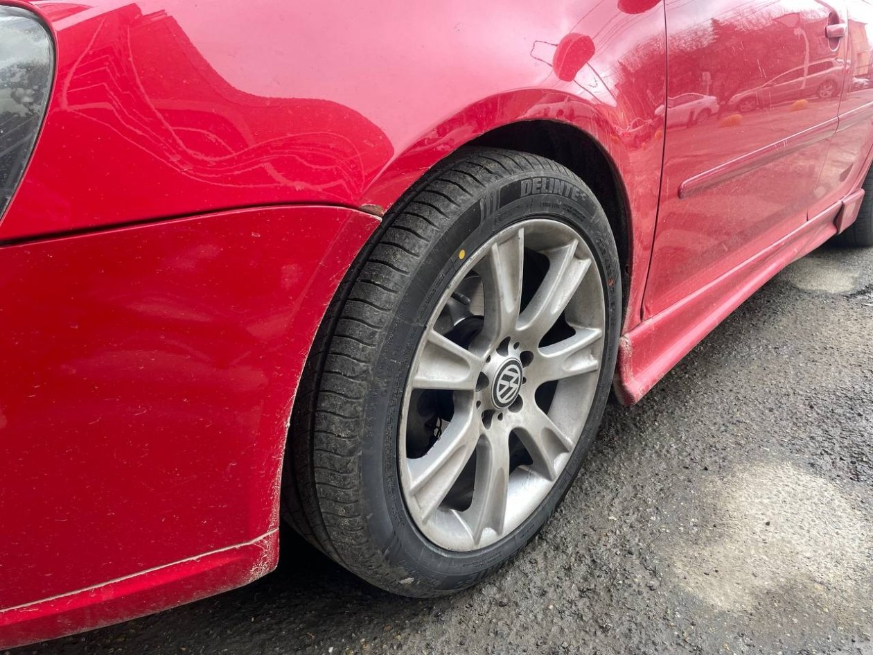 Механик раскрыл лучший способ накачать спущенное колесо без насоса ИА SevastopolMedia