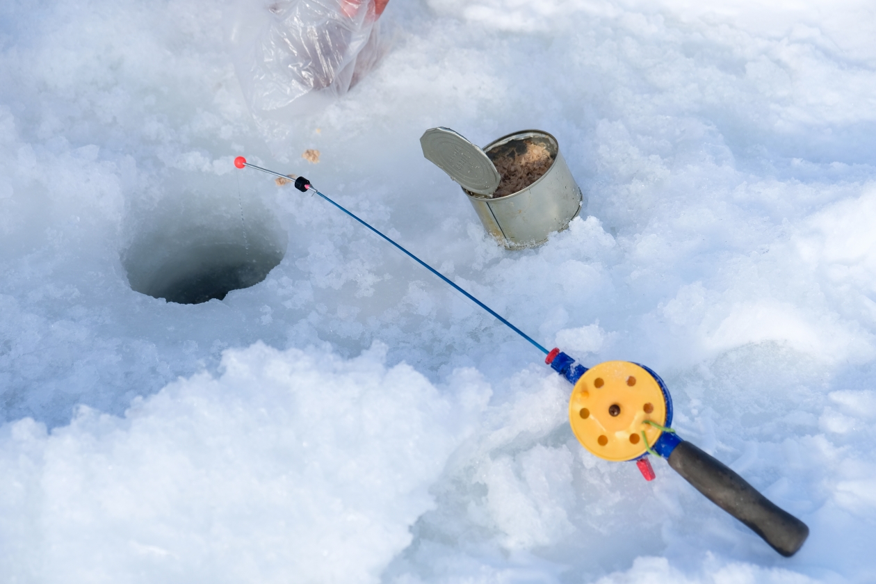 Снасти, рыбалка, наживка, прикормка, удочка зимняя рыбалка, подледная рыбалка Денис Таушканов, ИА SakhalinMedia