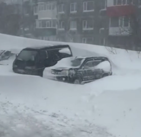 Мощные снегопады обрушились на Камчатку – что там сейчас творится скрин из видео t.me/shot_shot