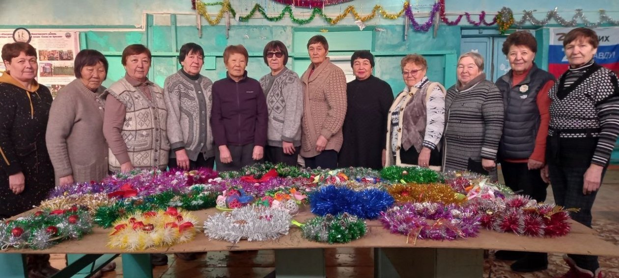 Пенсионерки из Бурятии провели ярмарку и собрали деньги на масксети для СВО БРО Женщины Бурятии