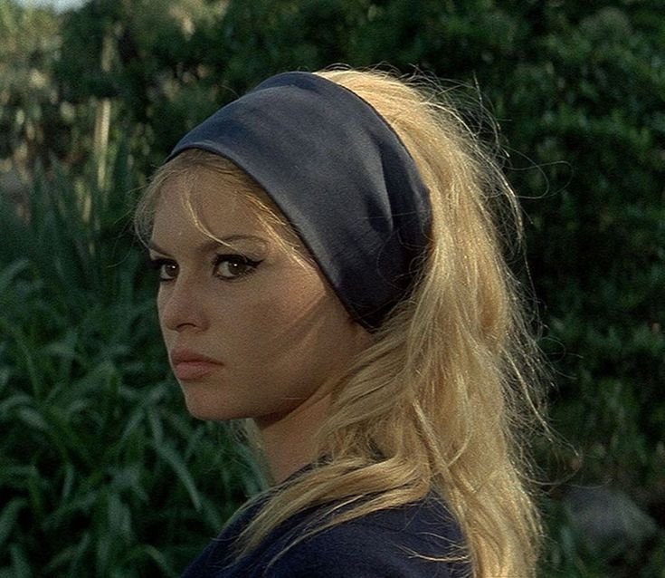 Бриджит Бардо  Стоп-кадр из фильма &quotПрезрение&quot (18+)