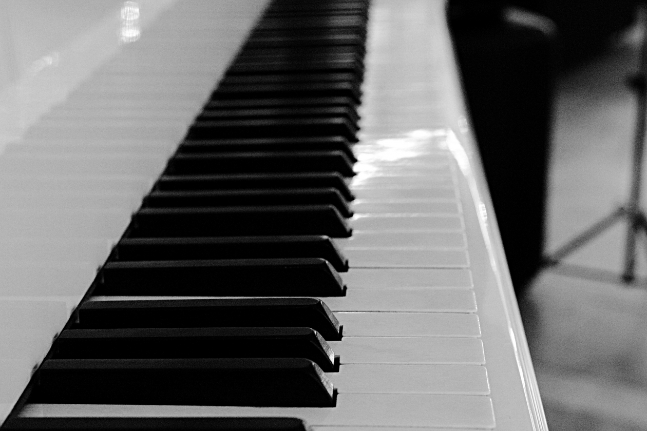 Фортепиано Владислав Беляцкий, ИА SakhalinMedia