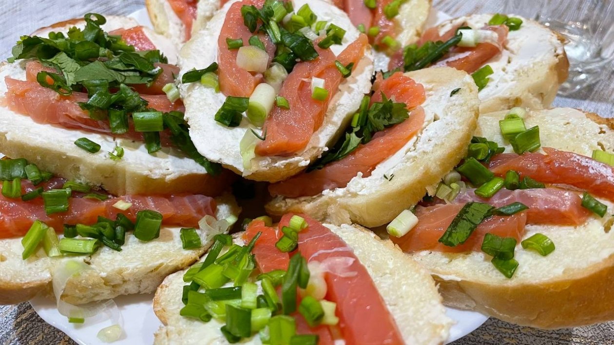 Бутерброды ИА SevastopolMedia