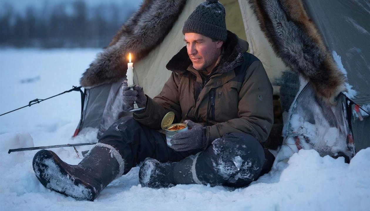 Беру на рыбалку свечу и консервную банку: самодельная печка за 5 рублей, которая согреет палатку в -25° ИИ Kandinsky (18+)