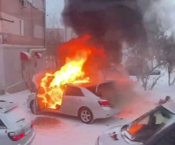 Горящая Тойота Весь Улан-Удэ