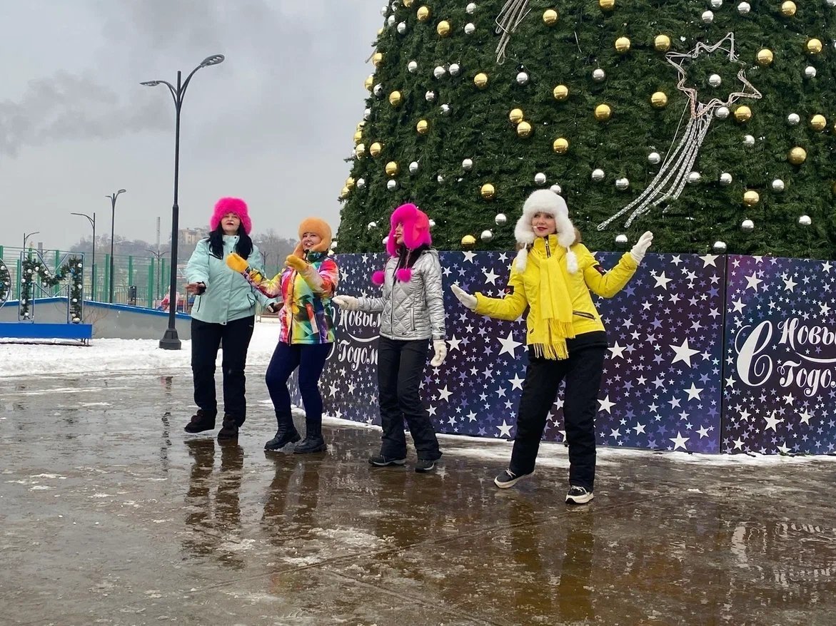 &quotНовогодняя ярмарка&quot ждет гостей на берегу Соленого озера в Находке ИА Nakhodka.Media