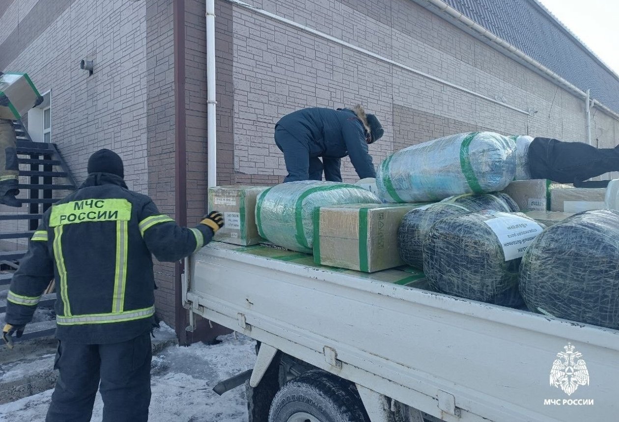 Спасатели МЧС помогли волонтерам Уссурийска отправить груз для участников СВО пресс-служба ГУ МЧС России по Приморскому краю