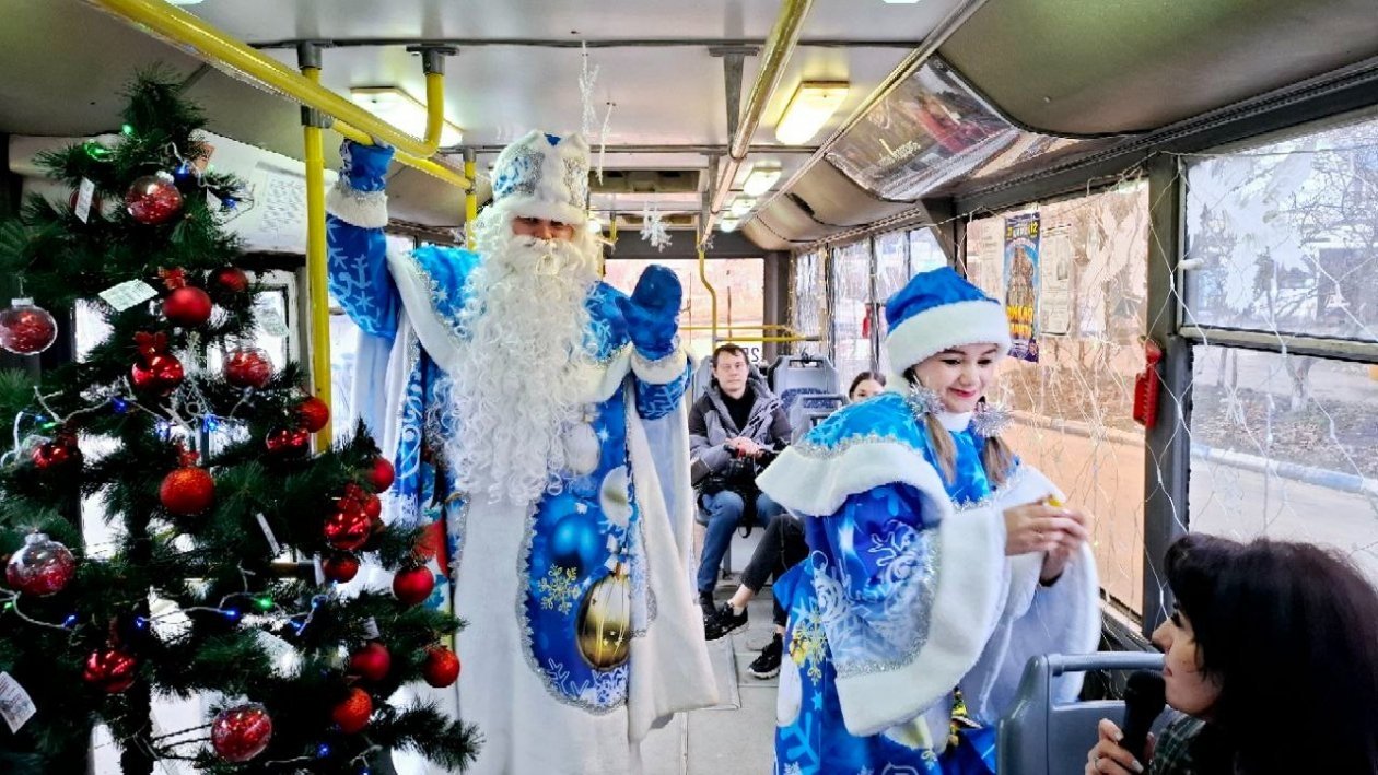 Дед Мороз и Снегурочка проедут в троллейбусе Ставрополя 29 декабря ИА Stavropol.Media