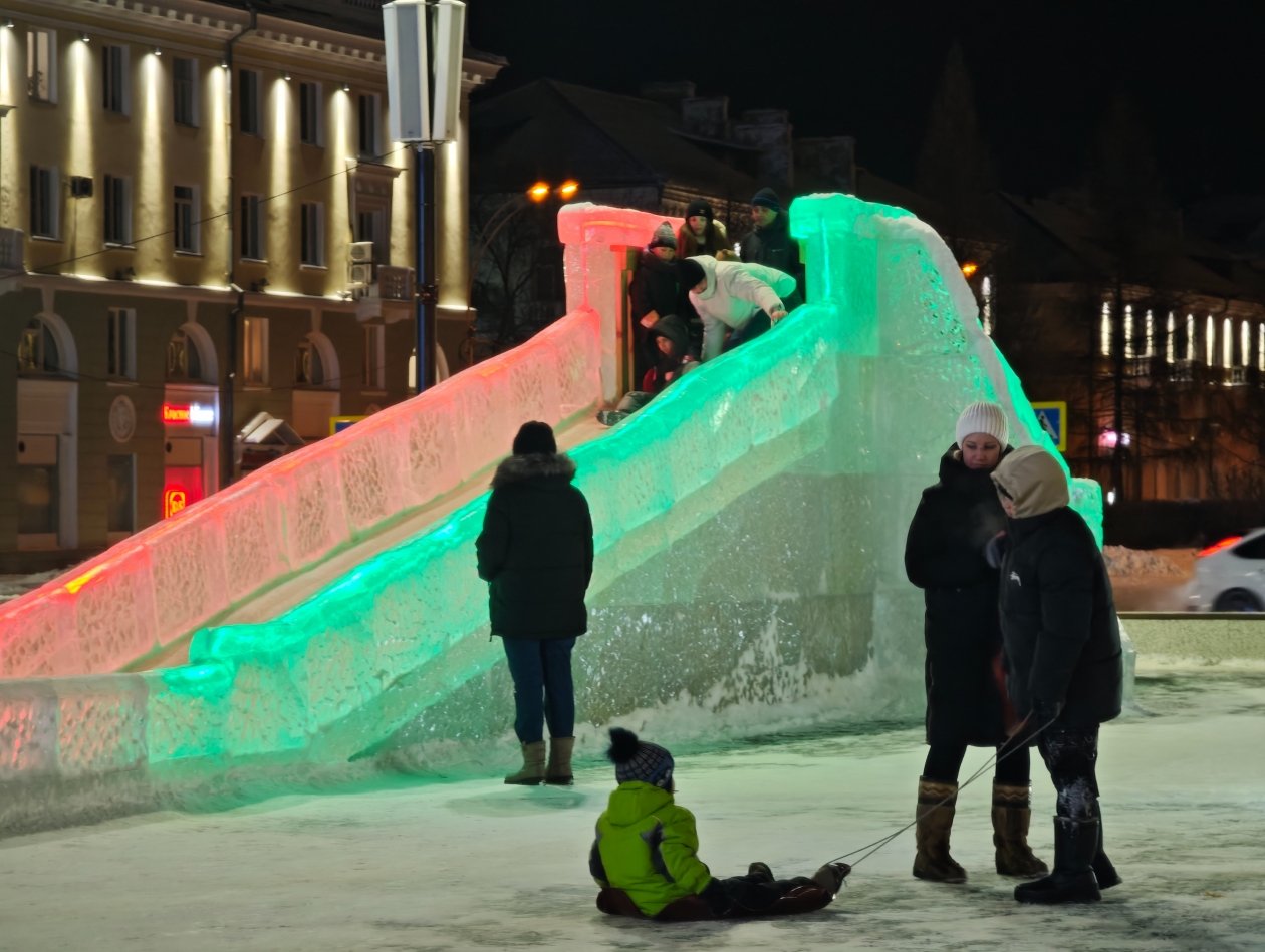 Семья, дом и уютный город: как жители Ангарска планируют встретить Новый год Анастасия Вострецова, корр. ИА AngarskMedia