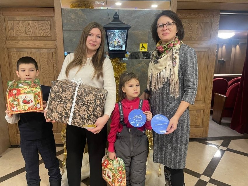 Министр соцполитики Забайкалья исполнила новогоднюю мечту мальчика из Линево Озеро пресс-службы министерства