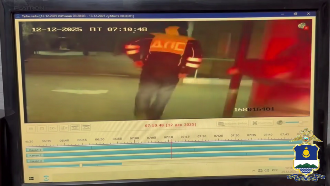 Полицейские ДПС в Улан-Удэ срочно доставили пострадавшую в больницу ГИБДД по Бурятии