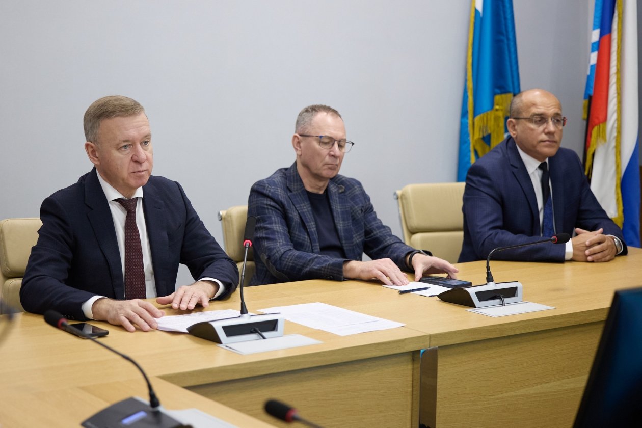 Совещание пресс-служба администрации Южно-Сахалинска