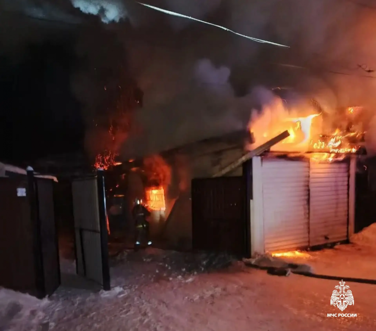 Шесть пожаров произошли за сутки в Бурятии МЧС по Бурятии