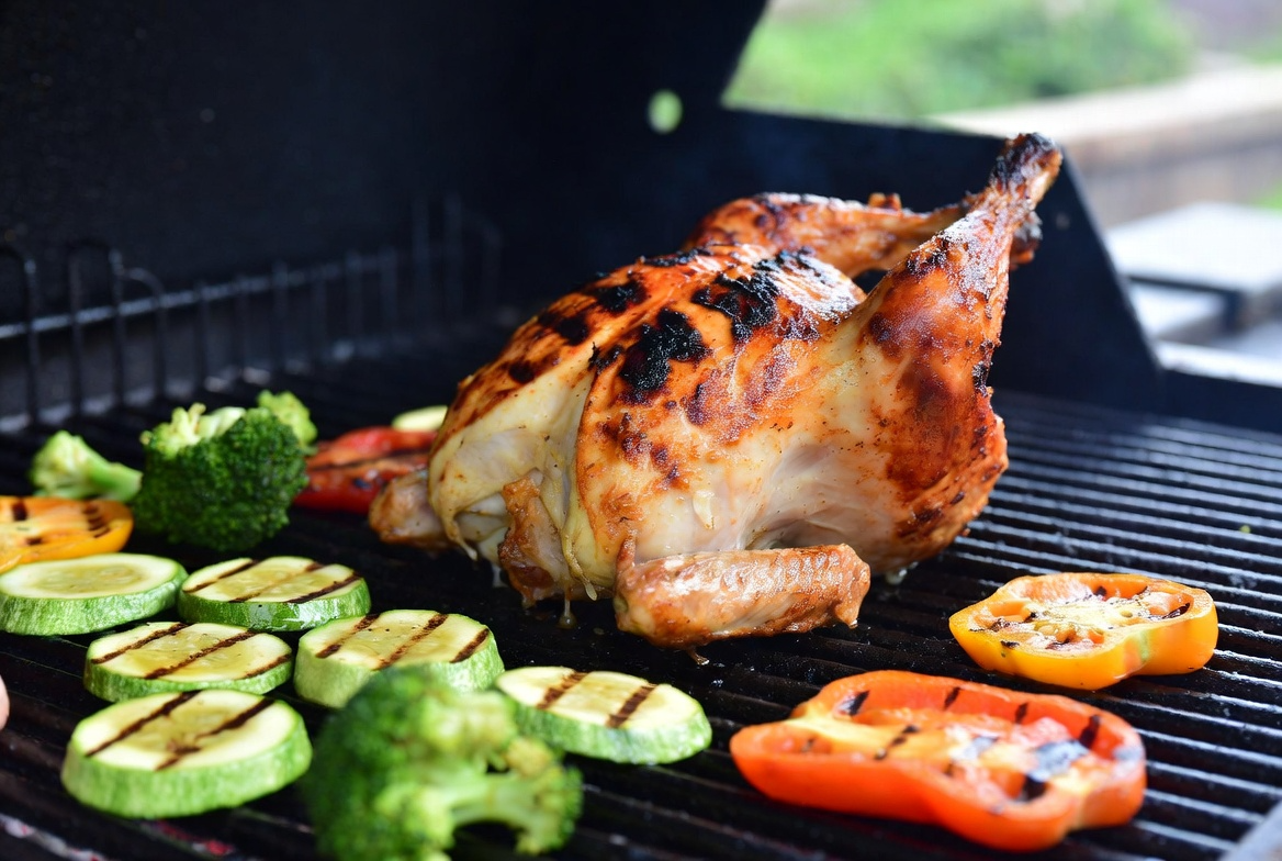 Это обалденное блюдо с курицей на даче вся семья будет уплетать за обе щеки Сгенерировано QwenChat (12+)