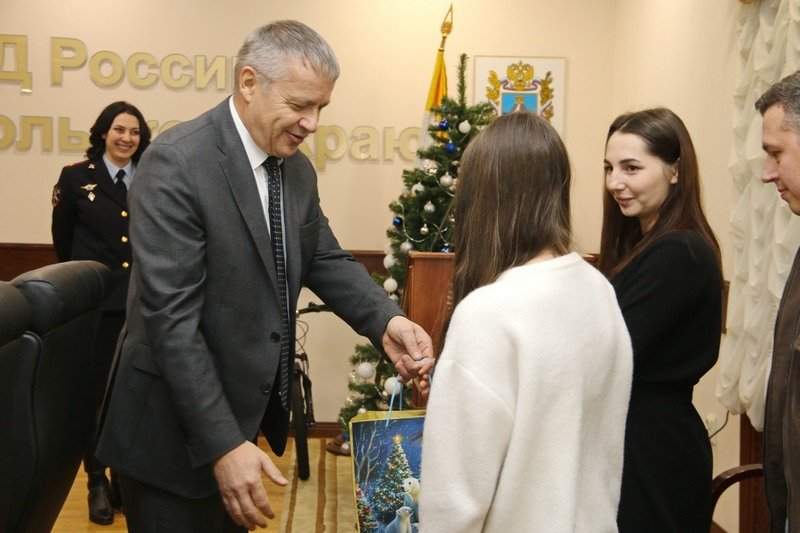 Начальник краевой полиции Ставрополья исполнил мечту мальчика пресс-служба полиции Ставрополья