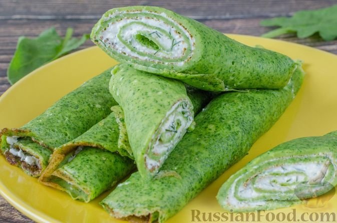 Даже привередливые дегустаторы будут в восторге, попробовав эти блинчики из шпината с творожной начинкой и сыра russianfood.com