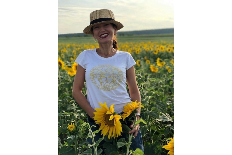 Талант без диплома: педагог-психолог Людмила Петрова стала восстановителем ëлочных игрушек из личного архива