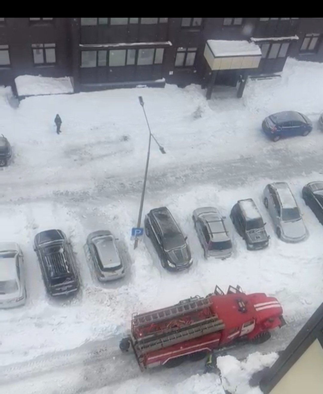 Скриншот из видео Соцсети