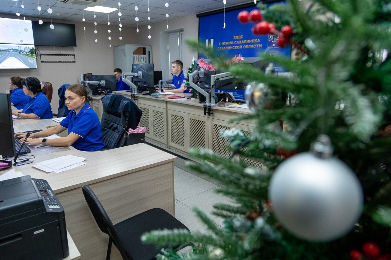 Сергей Надсадин посетил ЕДДС городского управления ГО и ЧС пресс-служба администрации Южно-Сахалинска